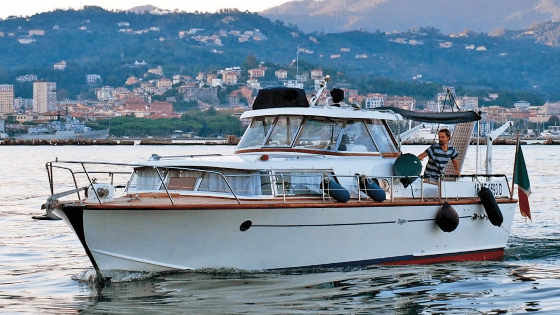 Lake Como Boats Showgroup location addio al nubilato